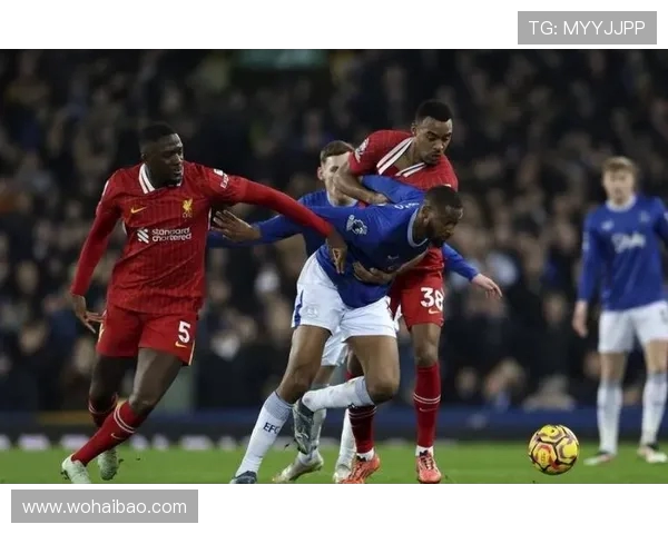 埃弗顿抢滩沃克争夺战 莫耶斯瞄准曼城老将补强防线(1)